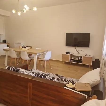 Style Homes Caminia アパート *